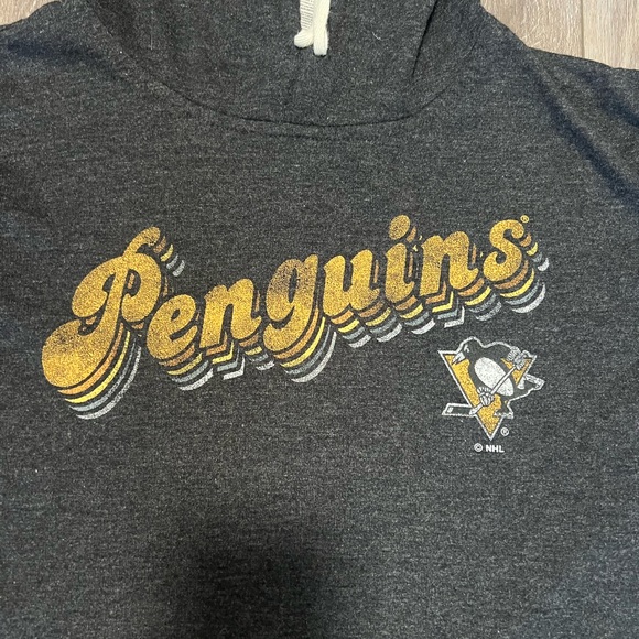 Pittsburgh Penguins NHL brand Hoodie Girls Youth Size Small - Picture 2 of 5